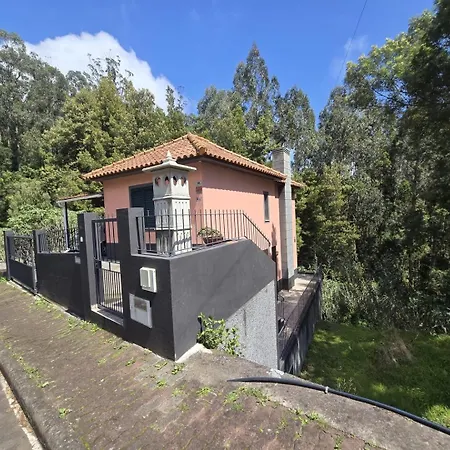 Madeira, 2 Bedroom Nature Retreat Near Santa Cruz *
