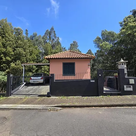 Madeira, 2 Bedroom Nature Retreat Near Santa Cruz Holiday home